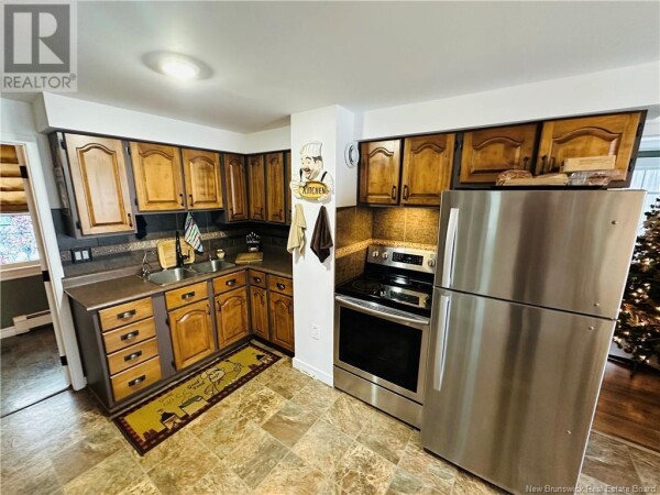 Photo 3 - Kitchen - 423 Main Street, Woodstock, NB E7M2B6