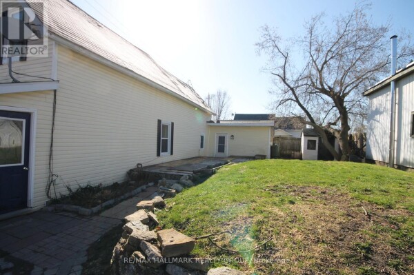 Photo 3 - Backyard - 923 CENTER STREET, McNab/Braeside, ON K0A1G0