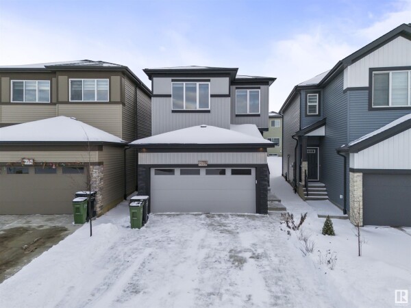 Photo 1 at 9226 PEAR DR SW, Edmonton, AB T6X2Z4