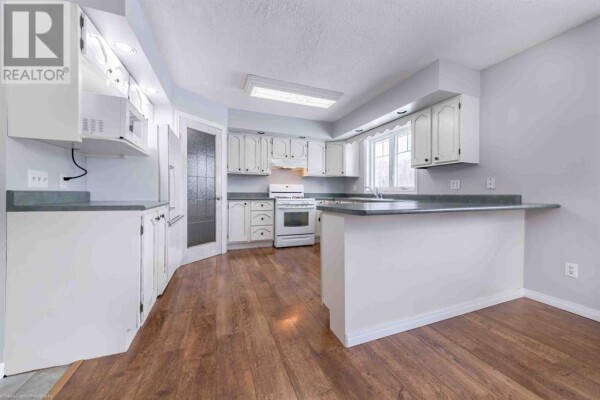 Photo 3 - Kitchen - NE 35 52 01W4, Rural Vermilion River, County of, AB T0B4G0