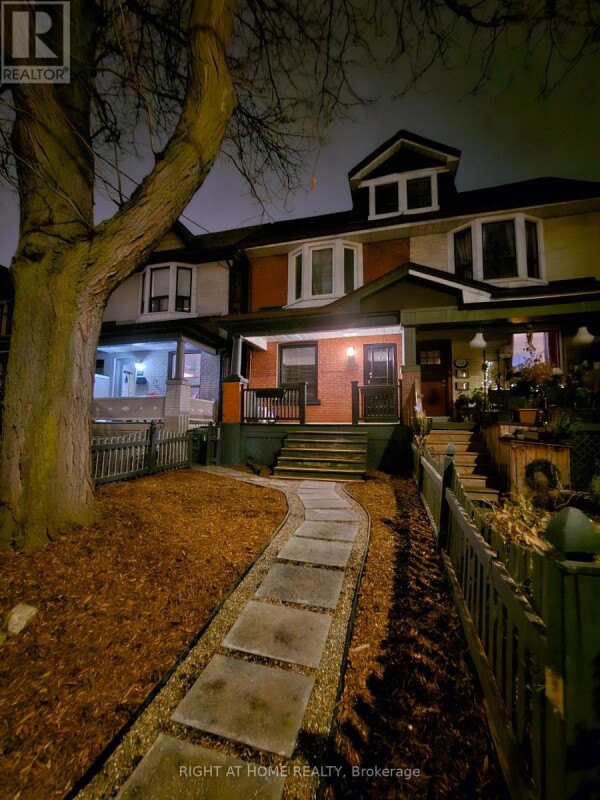 Photo 2 at #2 127 HEWARD AVENUE, Toronto (South Riverdale), ON M4M2T6