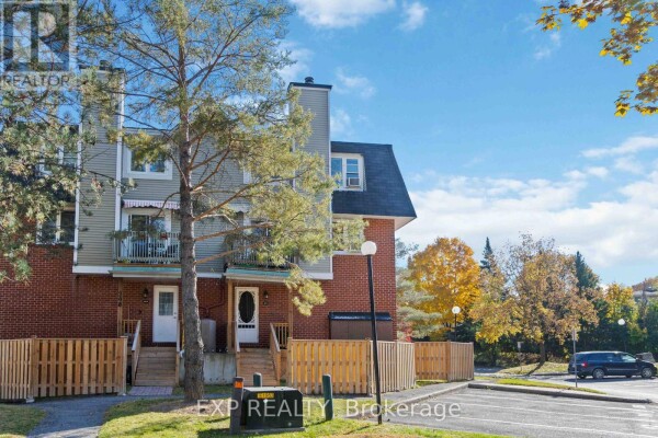 Photo 3 at 207 6 TERRACE DRIVE, Ottawa, ON K2H9J2