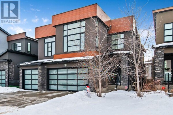 Photo 2 at 86 West Point Mews SW, Calgary, AB T3H0X5