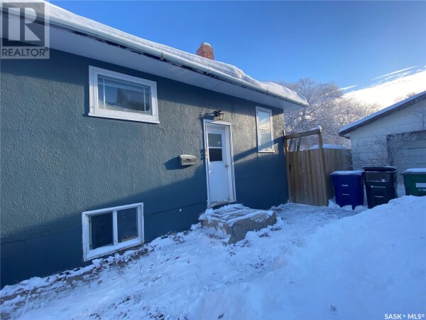 Photo 2 at 123 108th STREET, Saskatoon, SK S7N1P5