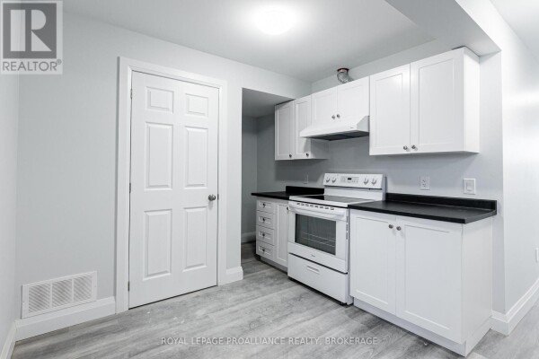 Photo 3 - Kitchen - 83 CALDERWOOD DRIVE, Kingston, ON K7M6L5