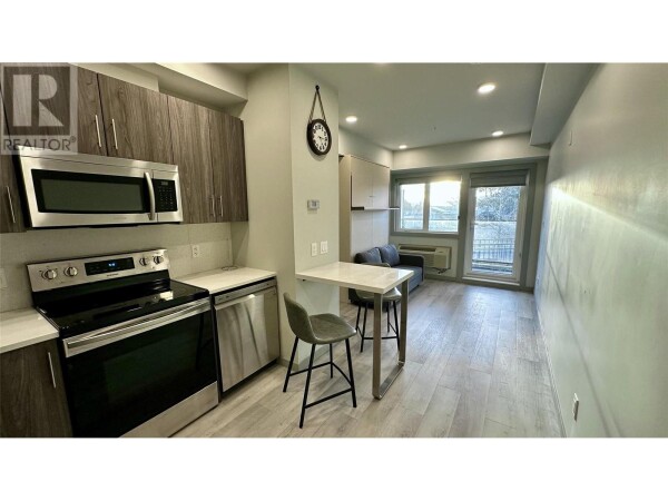 Photo 3 - Kitchen - 345 Dougall Road N Unit# PH11 Lot# 84, Kelowna, BC V1X3K8