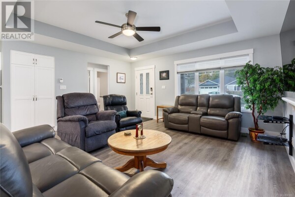 Photo 2 - LivingRoom - 2622 Steele Cres, Courtenay, BC V9N0C8