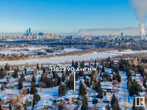 Photo 2 at 13823 90 AV NW, Edmonton, AB T5R4T3