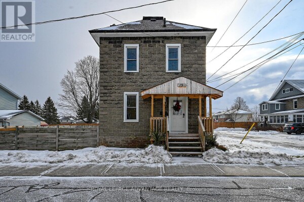 Photo 1 at 15 THOMAS STREET, Smiths Falls, ON K7A3E3