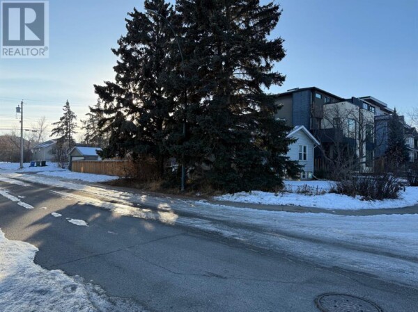 Photo 3 at 2301 3 Avenue NW, Calgary, AB T2N0K9