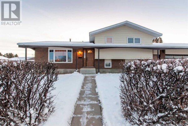 Photo 2 at 166 Calder Road SE, Medicine Hat, AB T1B3K7