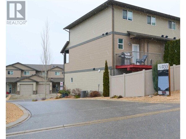 Photo 2 at 933 Mt Robson Place Unit# 16, Vernon, BC V1B4G4