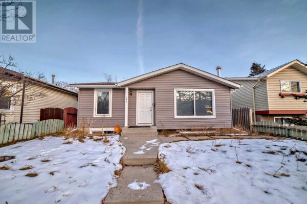 Photo 2 - FrontYard - 184 Castlebrook Drive NE, Calgary, AB T3J1V7