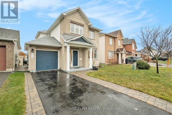 Photo 3 - FrontYard - 512 CLARINGTON AVENUE, Ottawa, ON K4A0A3