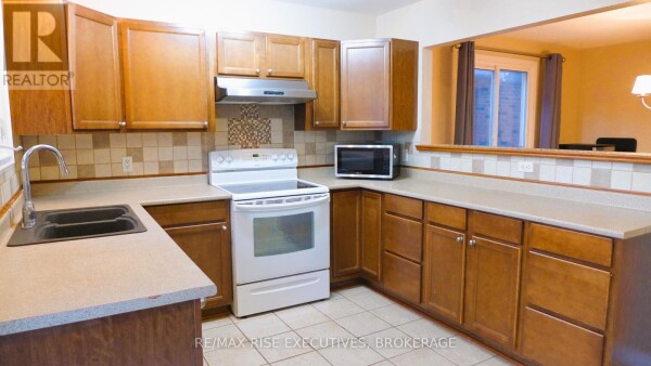 Photo 3 - Kitchen - 711 MUIRFIELD CRESCENT, Kingston (East Gardiners Rd), ON K7M8E6