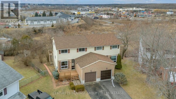 Photo 1 at 47 TRILLIUM COURT, Kingston (Rideau), ON K7K6W9