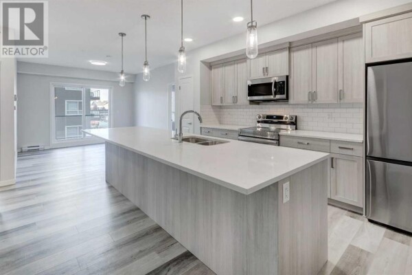 Photo 2 - Kitchen - 3203, 33 Carringham Gate NW, Calgary, AB T3P2H6