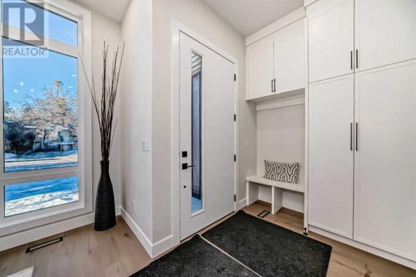 Photo 3 at 2812A 40 Street SW, Calgary, AB T3E3J6