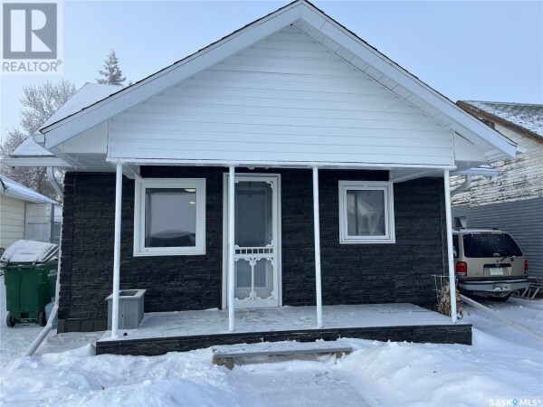 Photo 1 at 836 Outlook AVENUE SW, Moose Jaw, SK S6H5T9