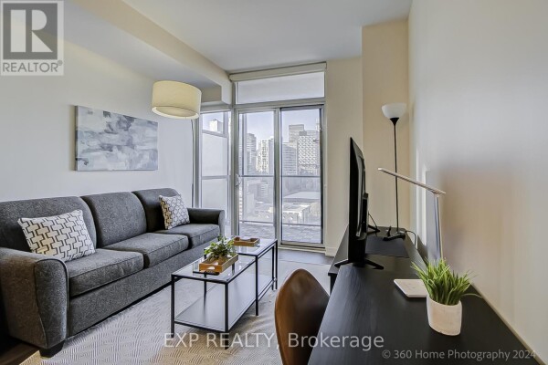 Photo 2 at 1515 105 GEORGE STREET, Toronto (Moss Park), ON M5A0L4