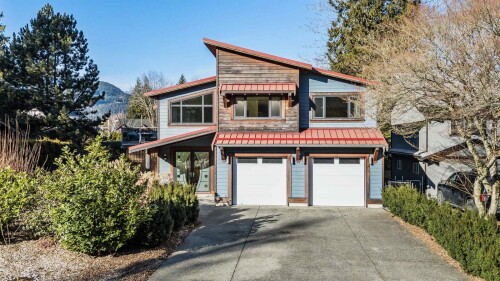 Picture of 535 NAISMITH AVENUE|Harrison Hot Springs