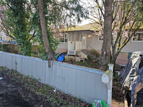 Picture of 647 Ralph St, Saanich BC V8Z 1Z6