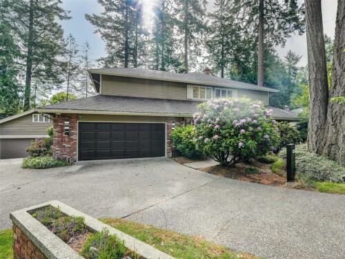 Picture of 1011 Kentwood Pl, Saanich BC V8Y 2R2