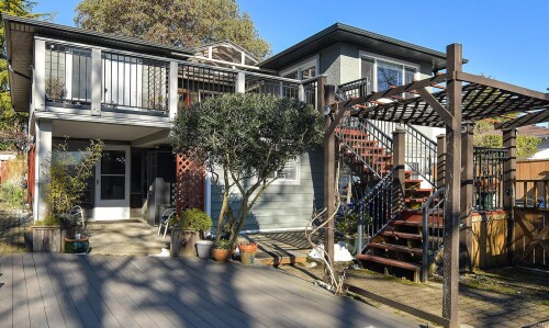 Picture of 1273 HOLLOWAY St, Saanich BC V8P 1M8