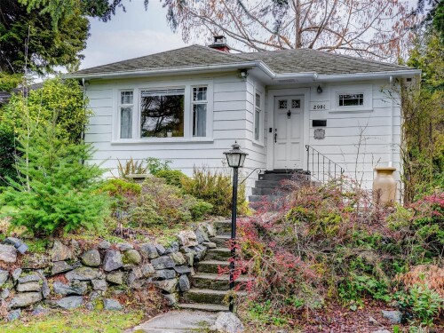 Picture of 2901 Colquitz Ave, Saanich BC V9A 2M2