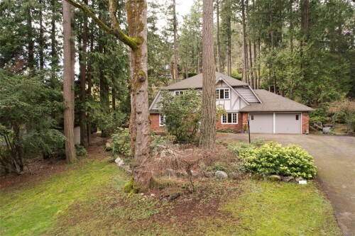 Picture of 4650 Amblewood Dr, Saanich BC V8Y 1B9