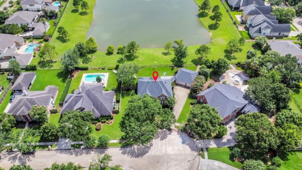 1702 Sandy Lake Drive, Friendswood, TX 77546, MLS# 87310551 - txhar